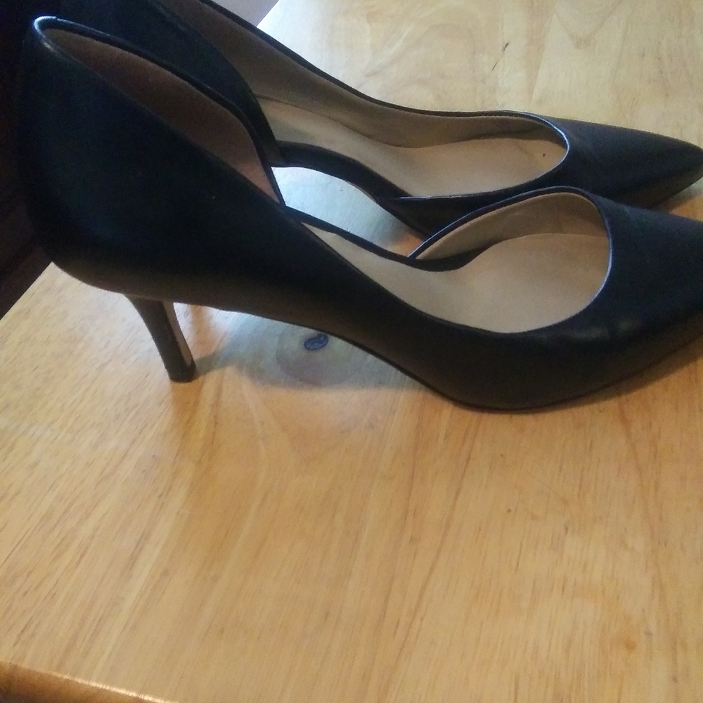 Heels - Picture 2 of 4